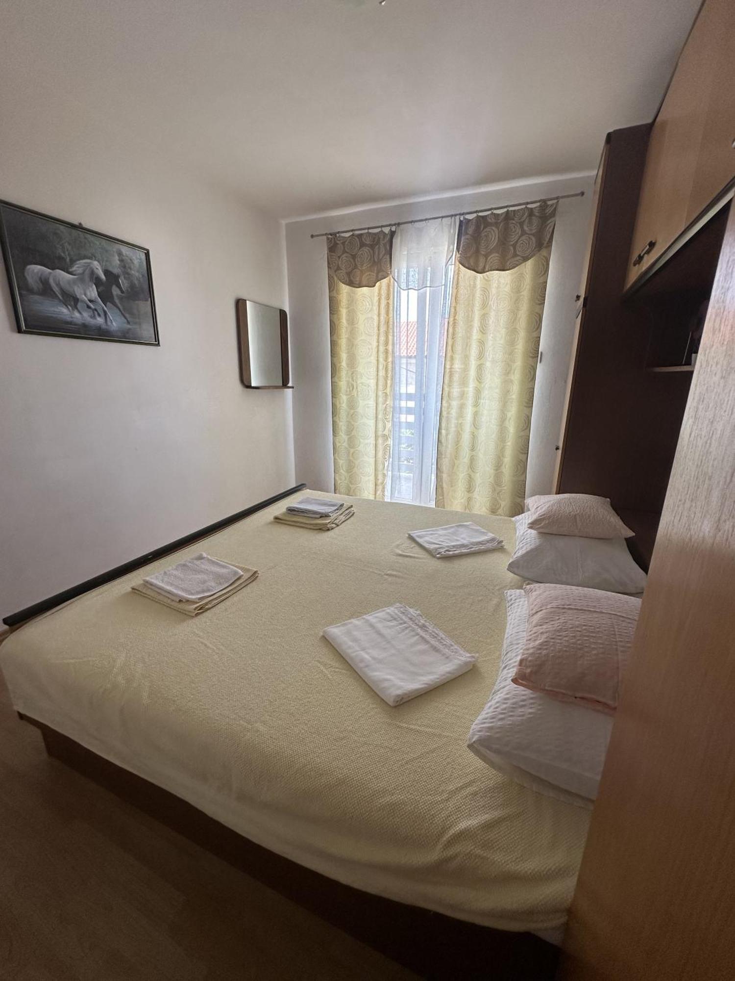 Apartmani Ira Crikvenica Esterno foto